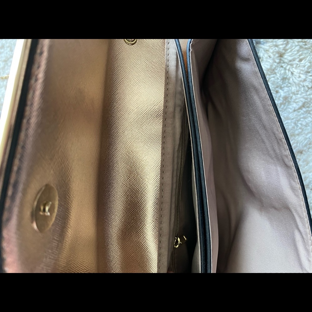 Clutch - Picture 3 of 4